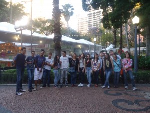 Nossa turma visitou a Feira do Livro de Porto Alegre, fooi muito legal viajar e conhecer a Feira com a turma, vivendo e aprendendo!!! 